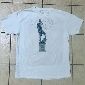 Retro Kings Kobe Bryant Tribute “Legends Are Forever” Graphic T-Shirt Men’s L